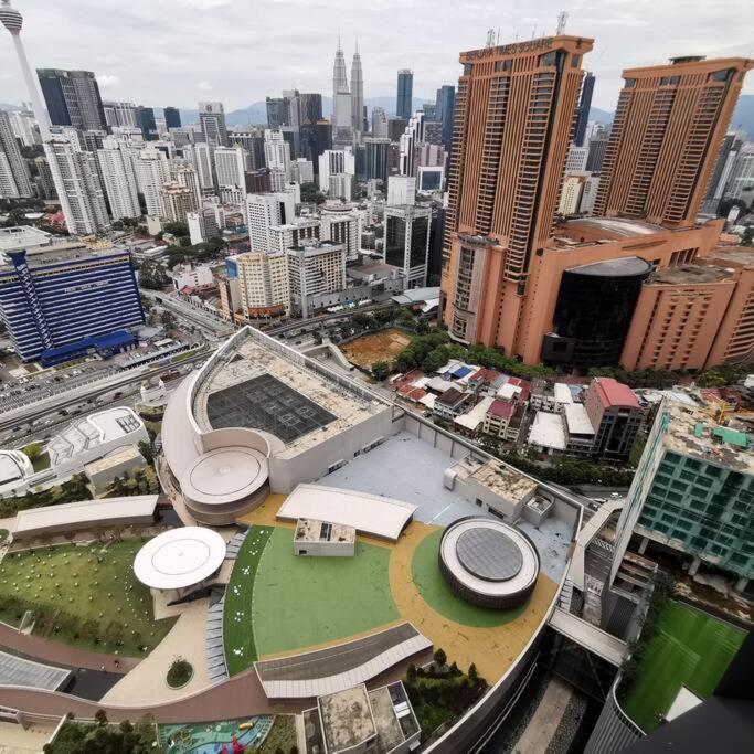 BukitBintang-KLCC-Pavilion-2-12pax-InfinityPool-Netflix-Balcony-SuperFastInternet