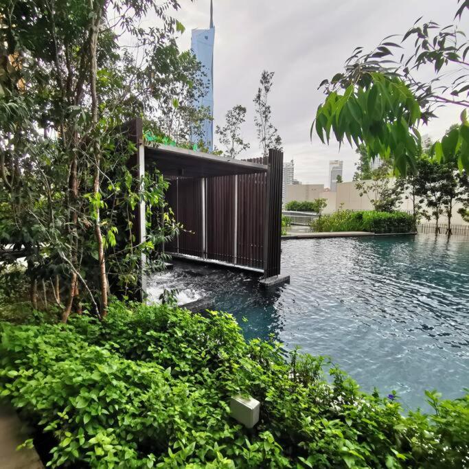 BukitBintang-KLCC-Pavilion-2-12pax-InfinityPool-Netflix-Balcony-SuperFastInternet