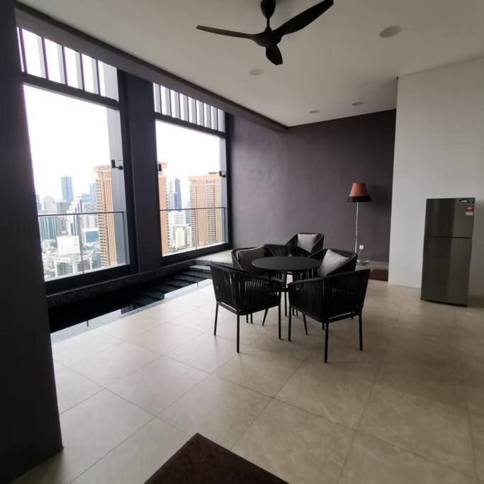 BukitBintang-KLCC-Pavilion-2-12pax-InfinityPool-Netflix-Balcony-SuperFastInternet