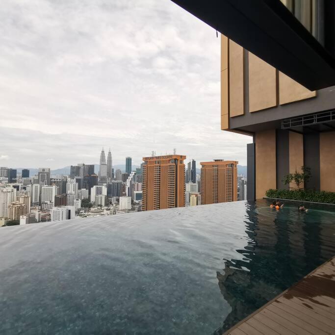 BukitBintang-KLCC-Pavilion-2-12pax-InfinityPool-Netflix-Balcony-SuperFastInternet
