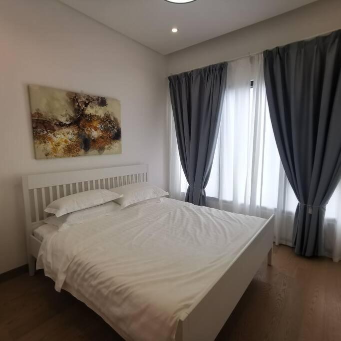 BukitBintang-KLCC-Pavilion-2-12pax-InfinityPool-Netflix-Balcony-SuperFastInternet