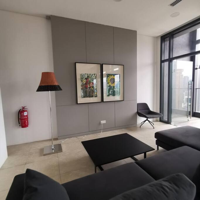 BukitBintang-KLCC-Pavilion-2-12pax-InfinityPool-Netflix-Balcony-SuperFastInternet