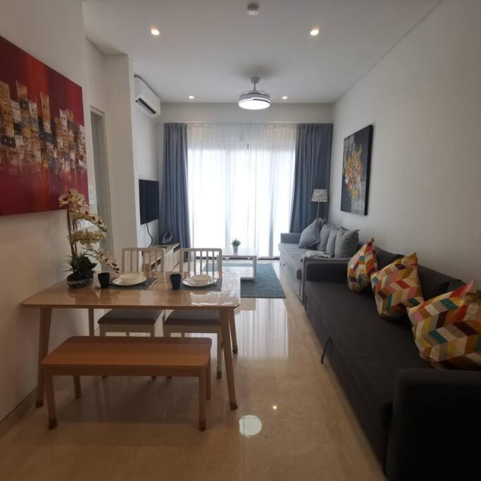 BukitBintang-KLCC-Pavilion-2-12pax-InfinityPool-Netflix-Balcony-SuperFastInternet