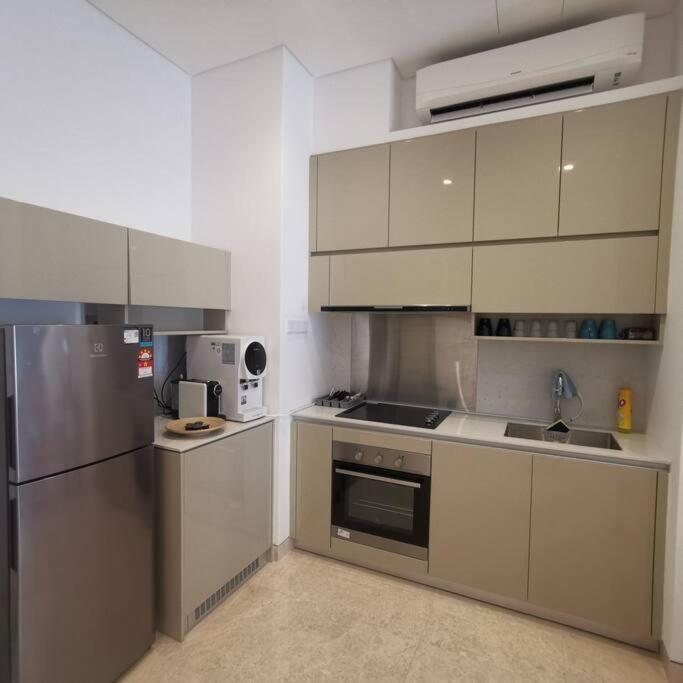 BukitBintang-KLCC-Pavilion-2-12pax-InfinityPool-Netflix-Balcony-SuperFastInternet