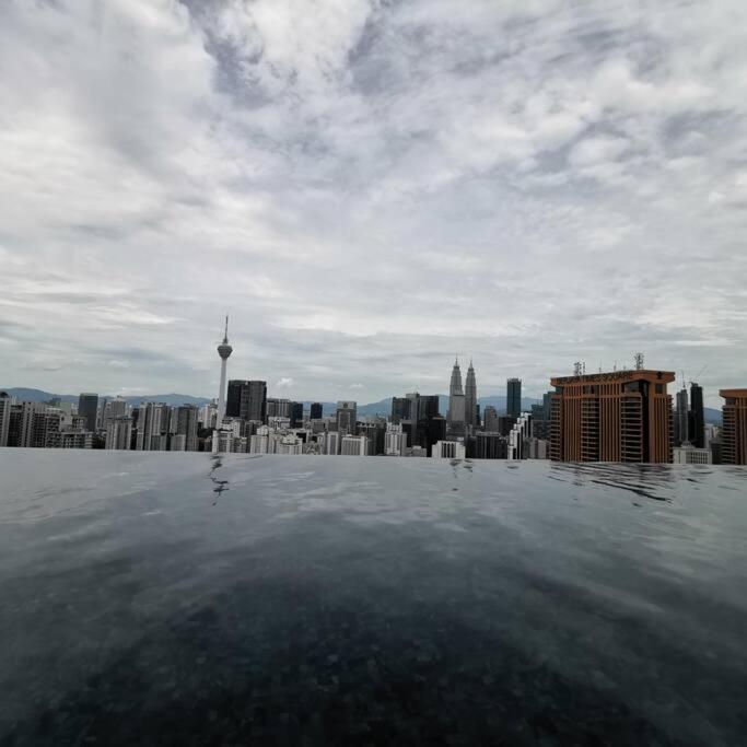 BukitBintang-KLCC-Pavilion-2-12pax-InfinityPool-Netflix-Balcony-SuperFastInternet
