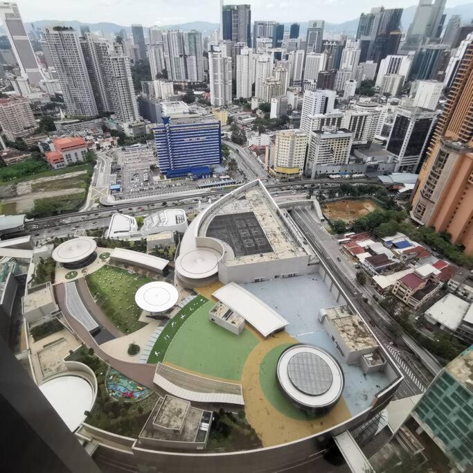 BukitBintang-KLCC-Pavilion-2-12pax-InfinityPool-Netflix-Balcony-SuperFastInternet