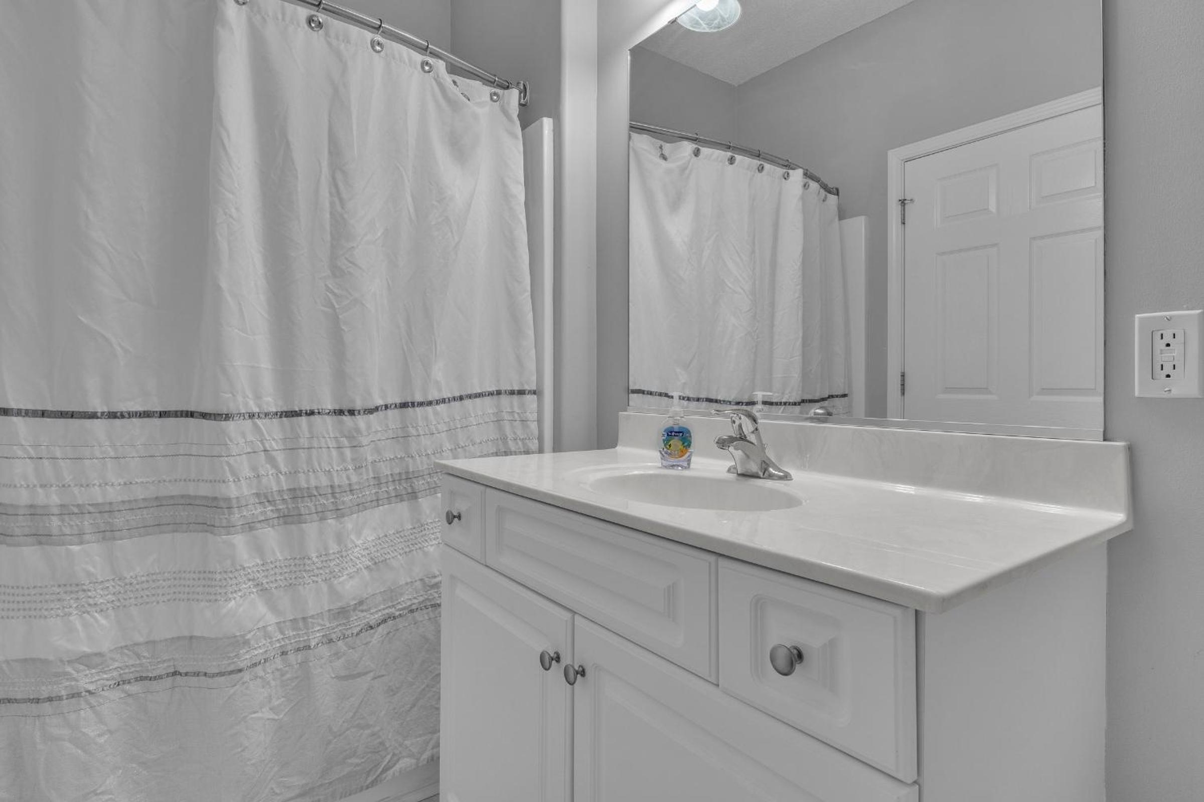 Sol Retreat by Oak Island Accommodations, photo 36