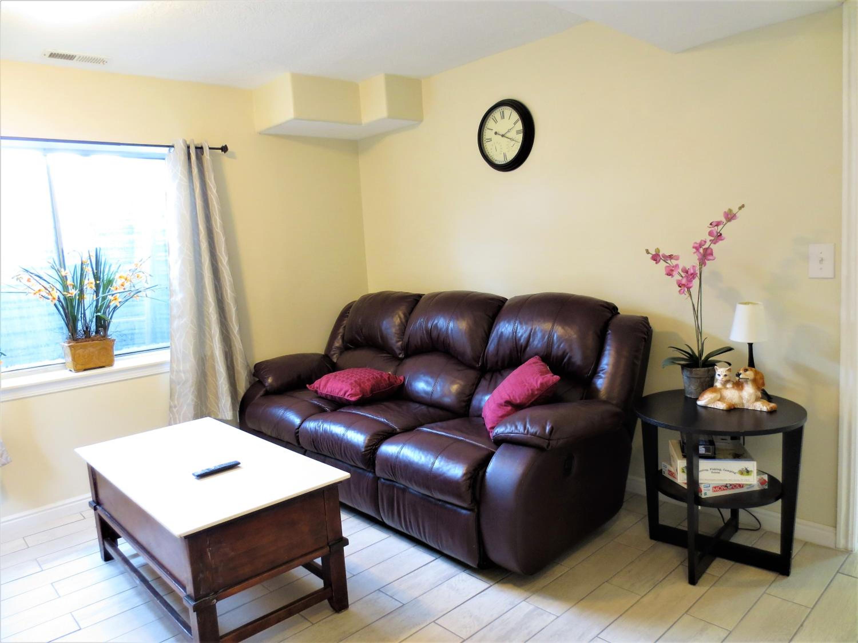 Entire Huge Basement! Fast Wifi! Private Entrance! - Property Image 29