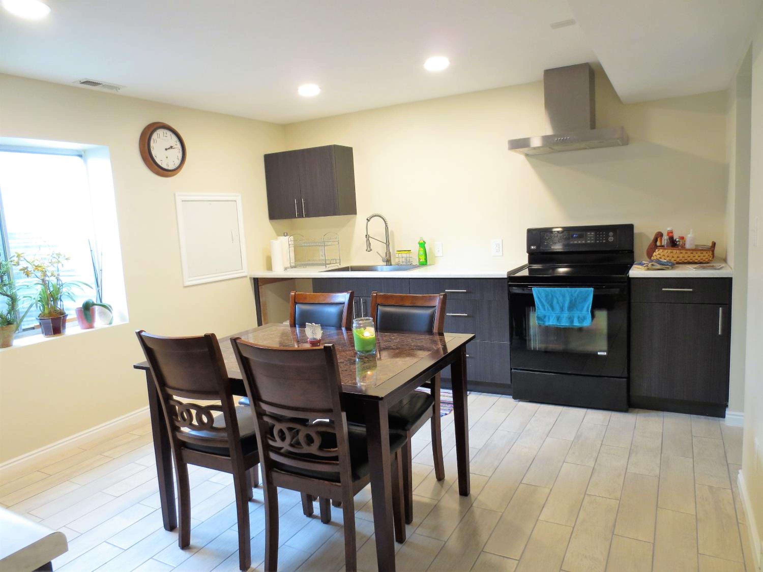 Entire Huge Basement! Fast Wifi! Private Entrance! - Property Image 23