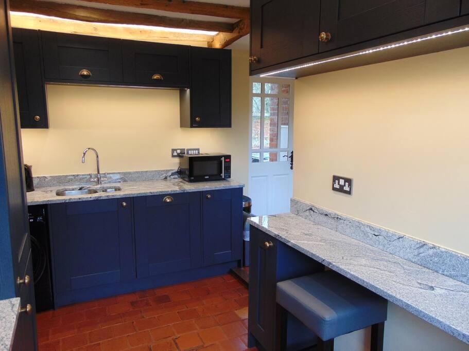 Beautifully appointed & cosy self contained annexe view 5