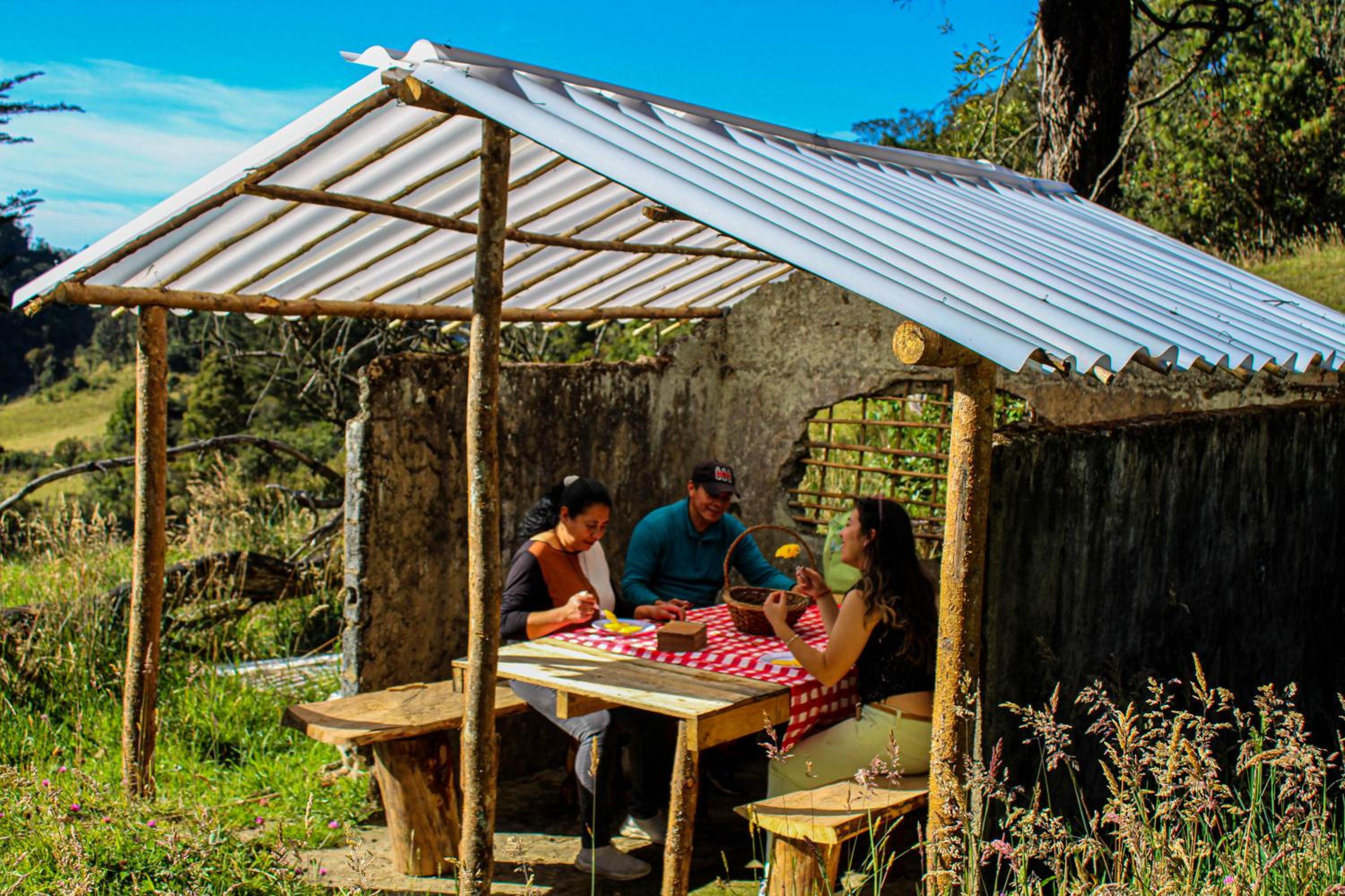 Acogedora cabaña entre las montañas de La Calera- Colombia