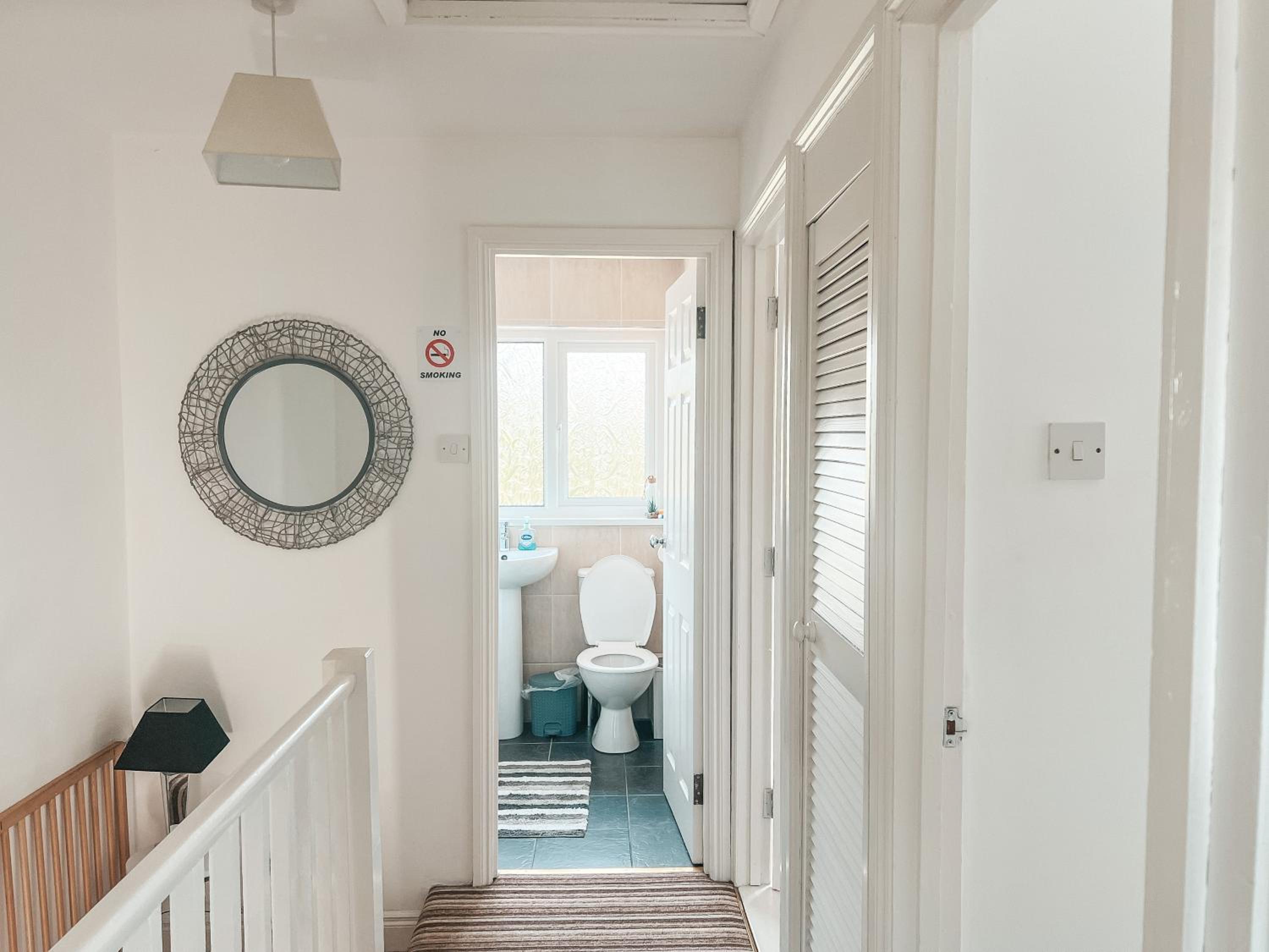 Hillsborough Home from Home, Garden and 2x Parking by StayByNumbers view 3