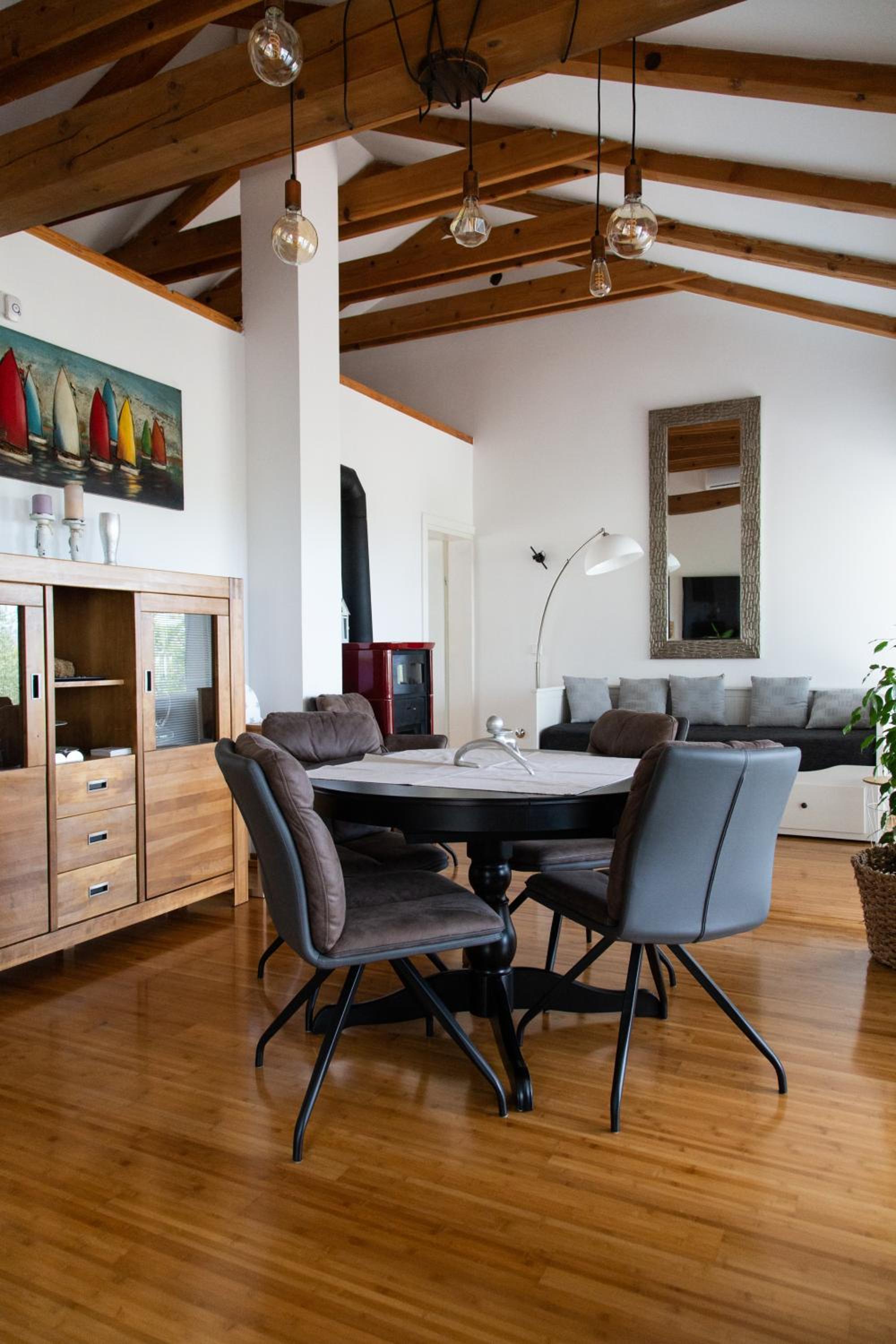 Officinalis - Family Vacation House view 2