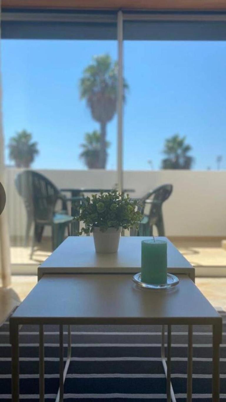 1-Bed - Sleeps 4 - Free Parking & Balcony view 3