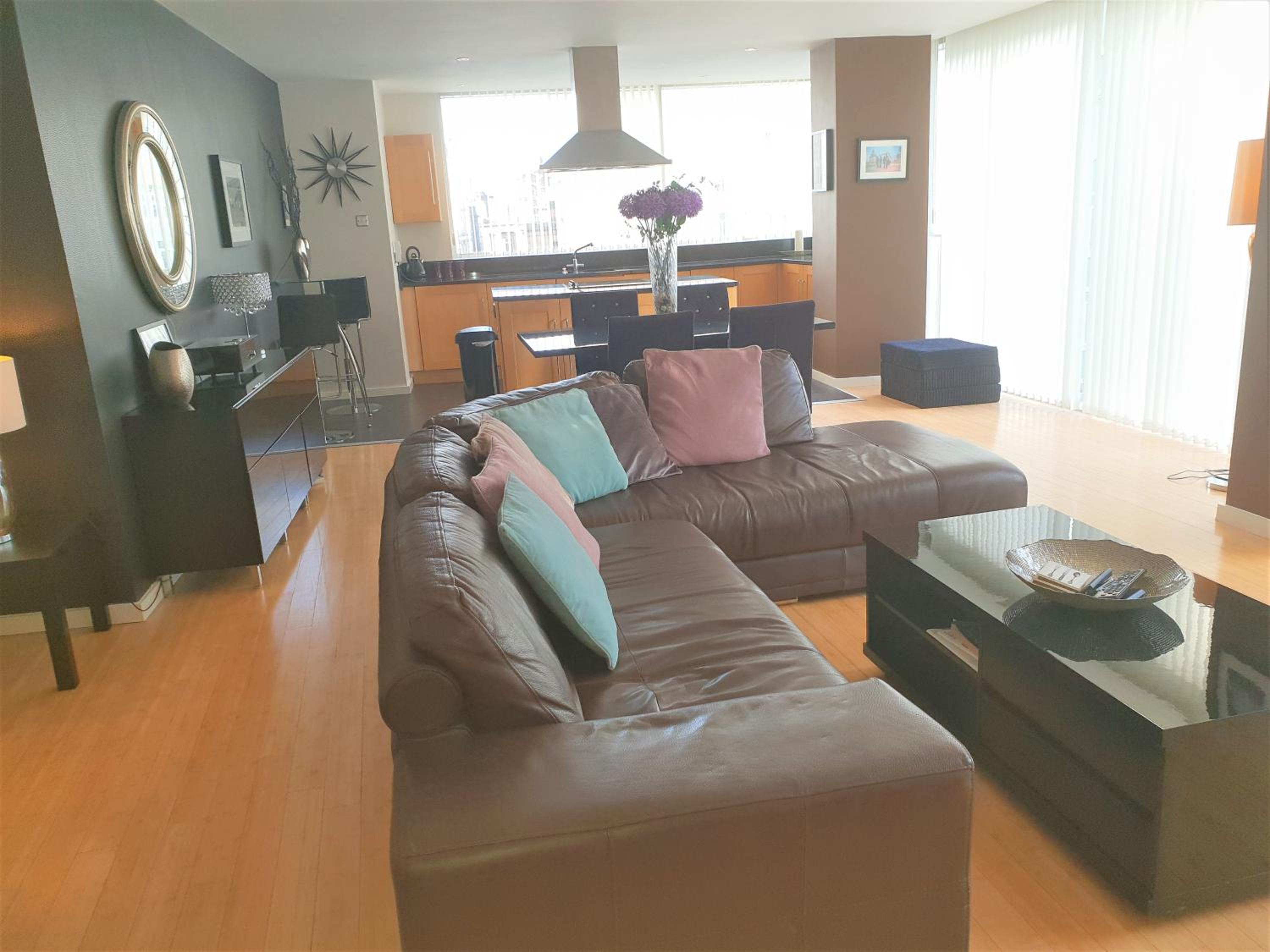 Luxury Apartment Best location in Liverpool city center view 5