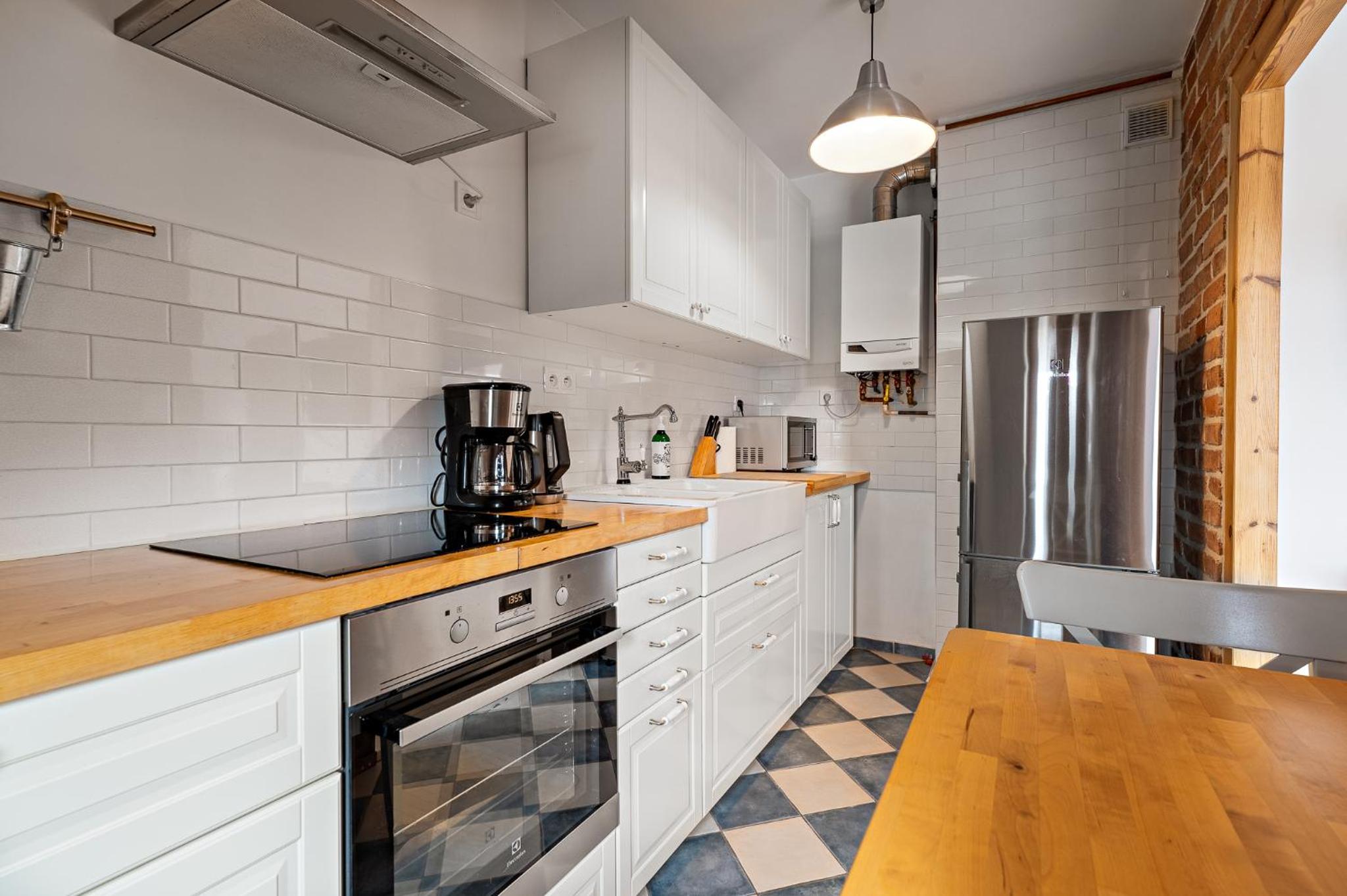 Blick Apartments - Riverview Studio Apartment, photo 21