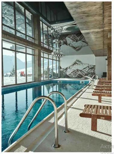 Crystal DeLuxe, Four Seasons F2, New Gudauri view 2