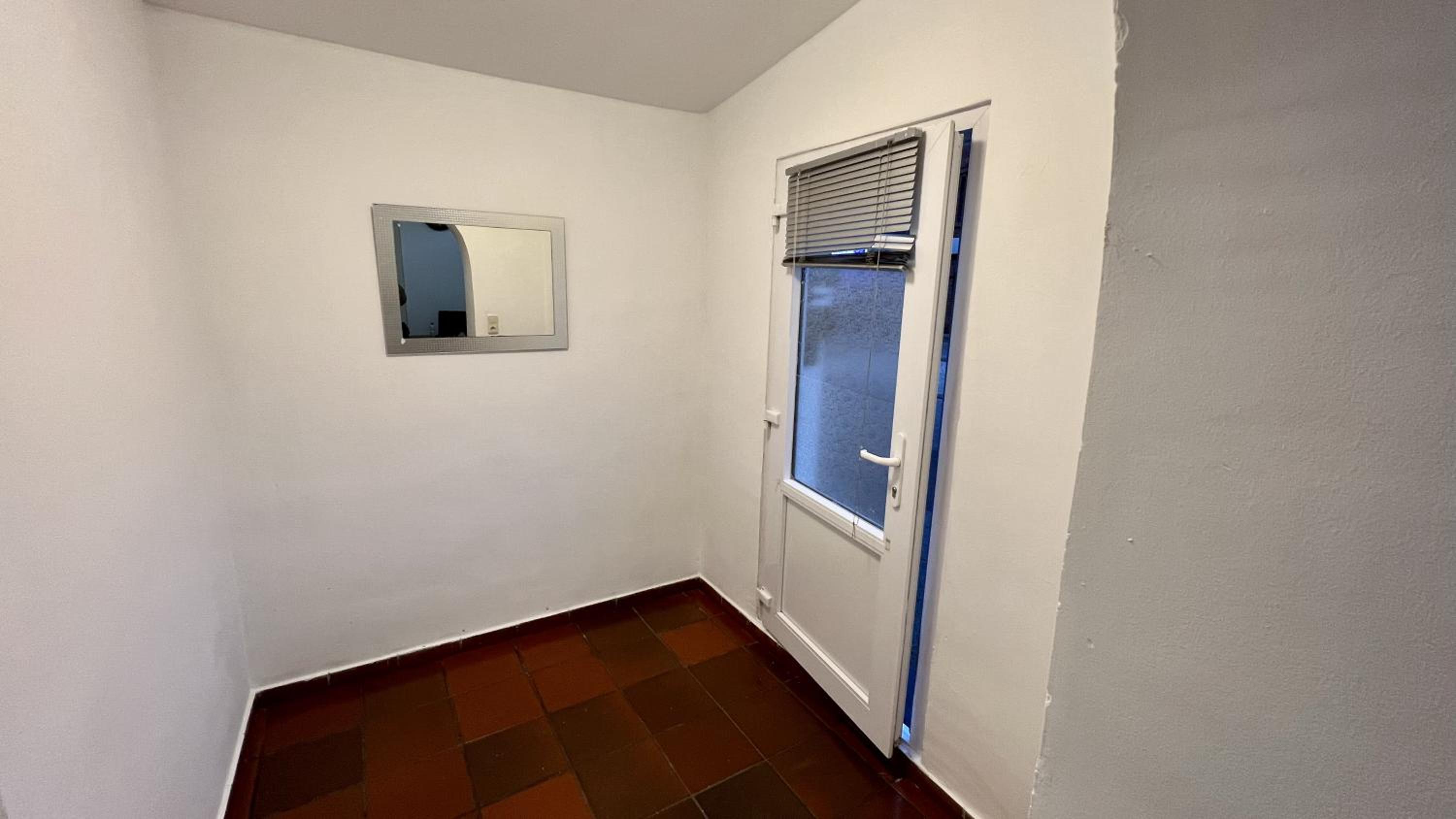 Monteurwohnung Brunsbüttel zentrale Lage mit Parkplatz & Schleusenblick