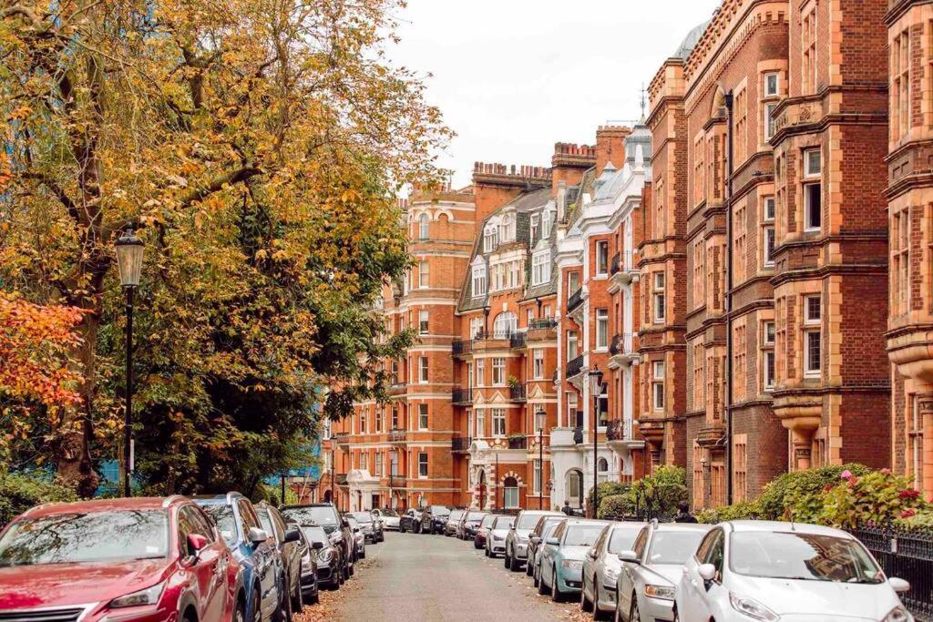 Chelsea Posh apartment