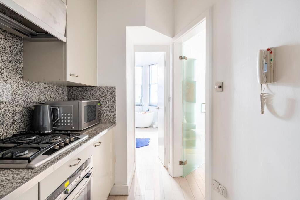 Chelsea Posh apartment