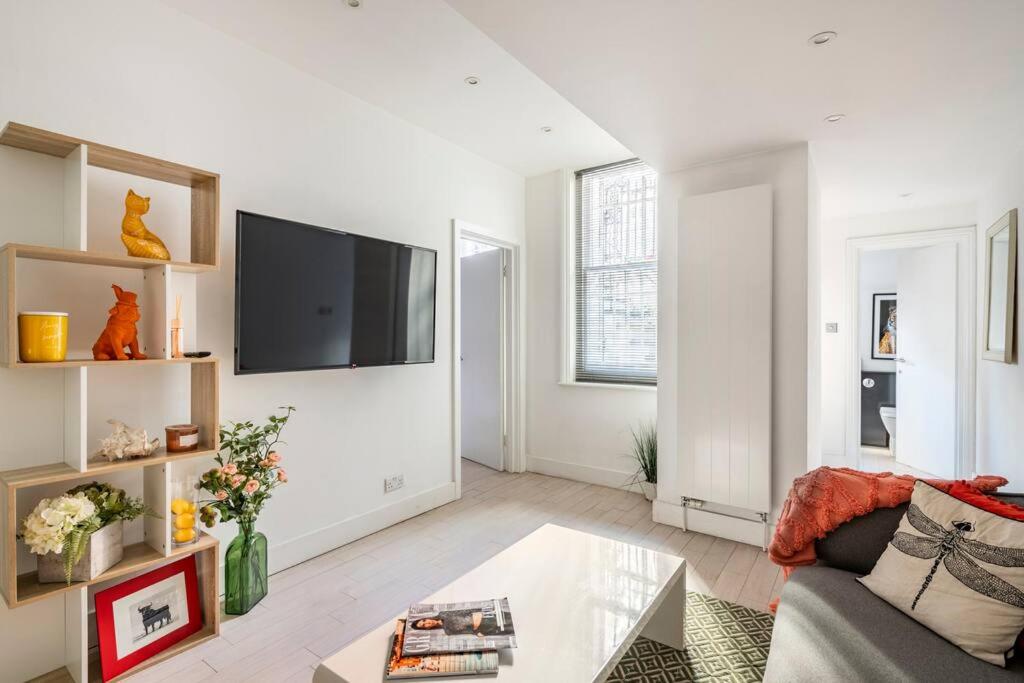Chelsea Posh apartment