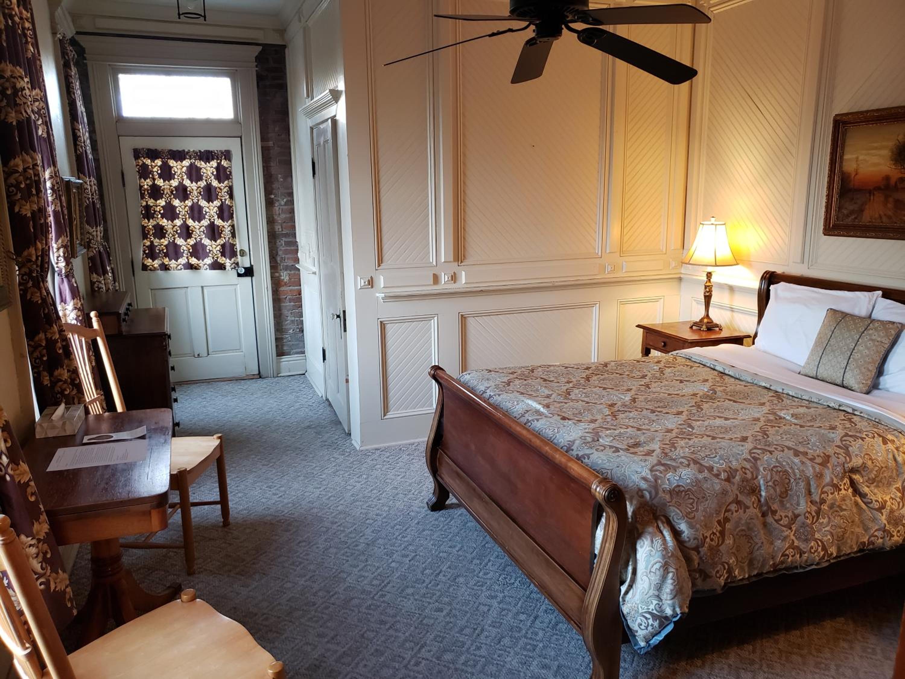 Iron Horse Hotel