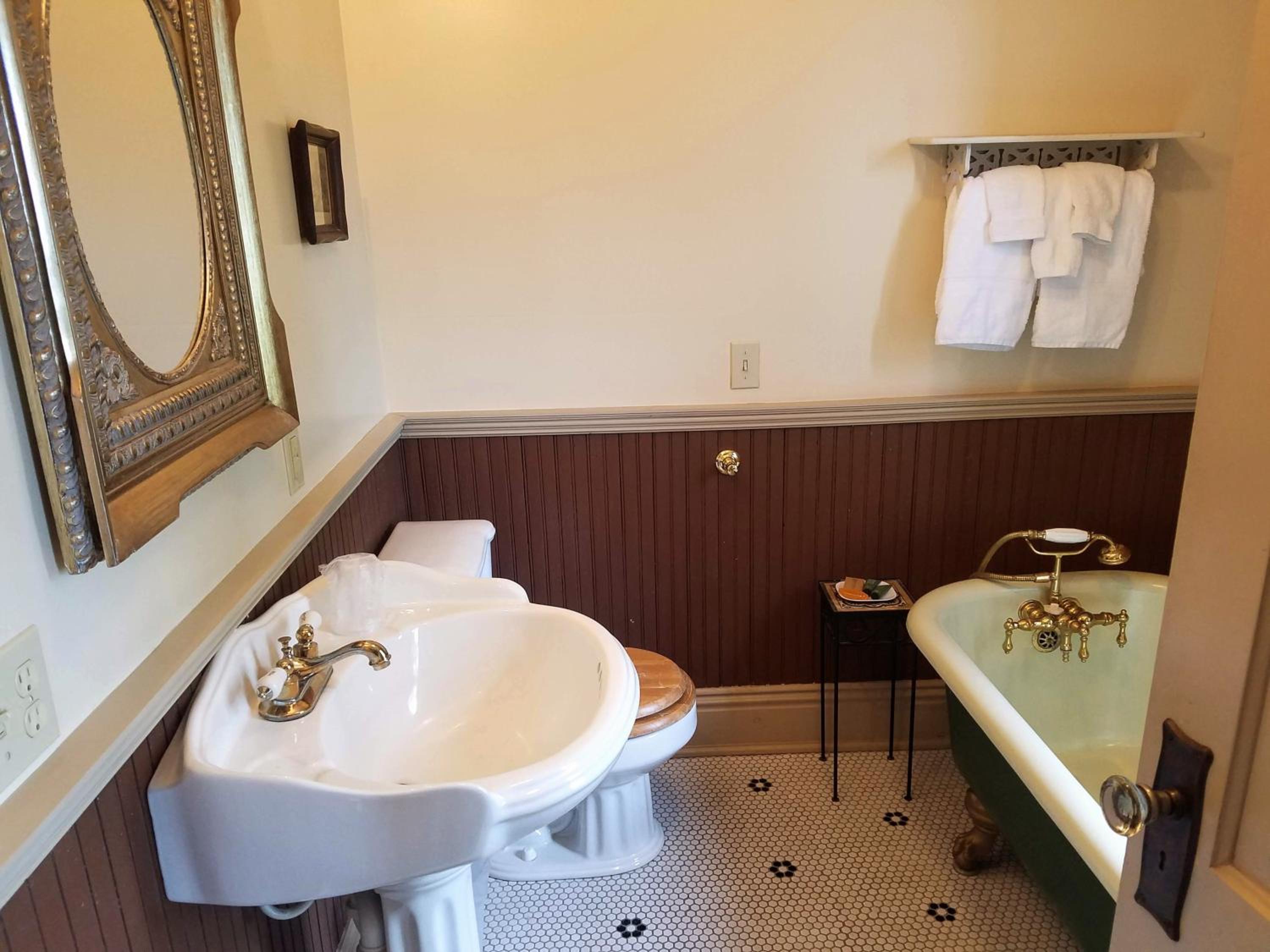 Iron Horse Hotel