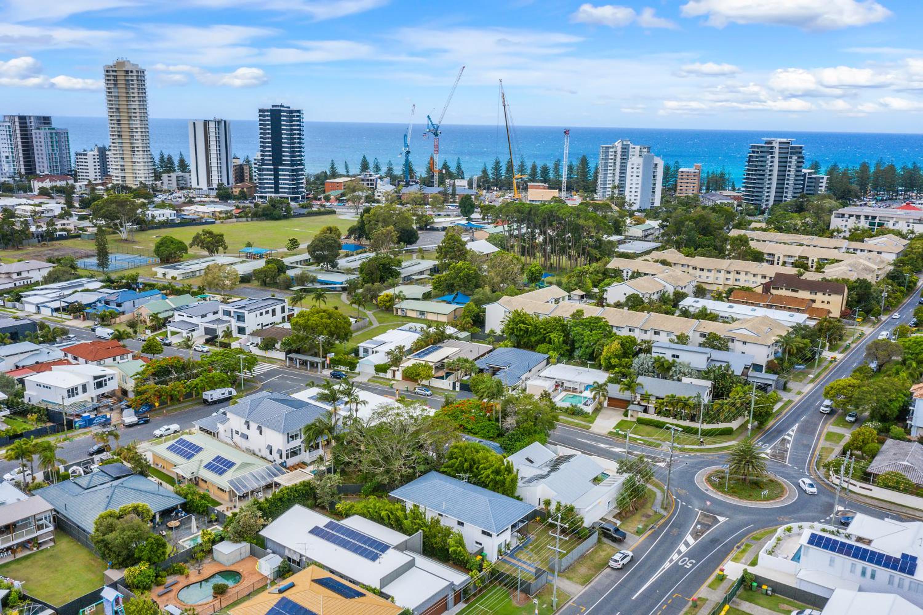Ultimate Burleigh Beach House Family Retreat! - 5 BEDROOMS