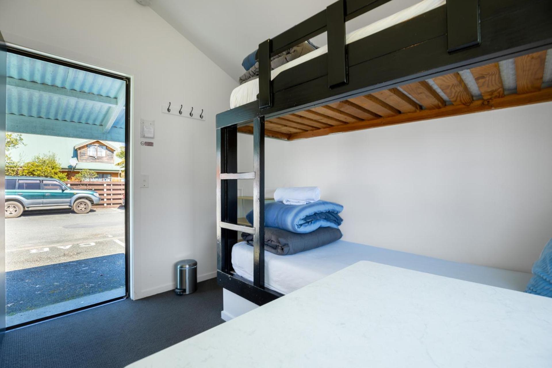 Kaiteriteri Recreation Reserve Cabins