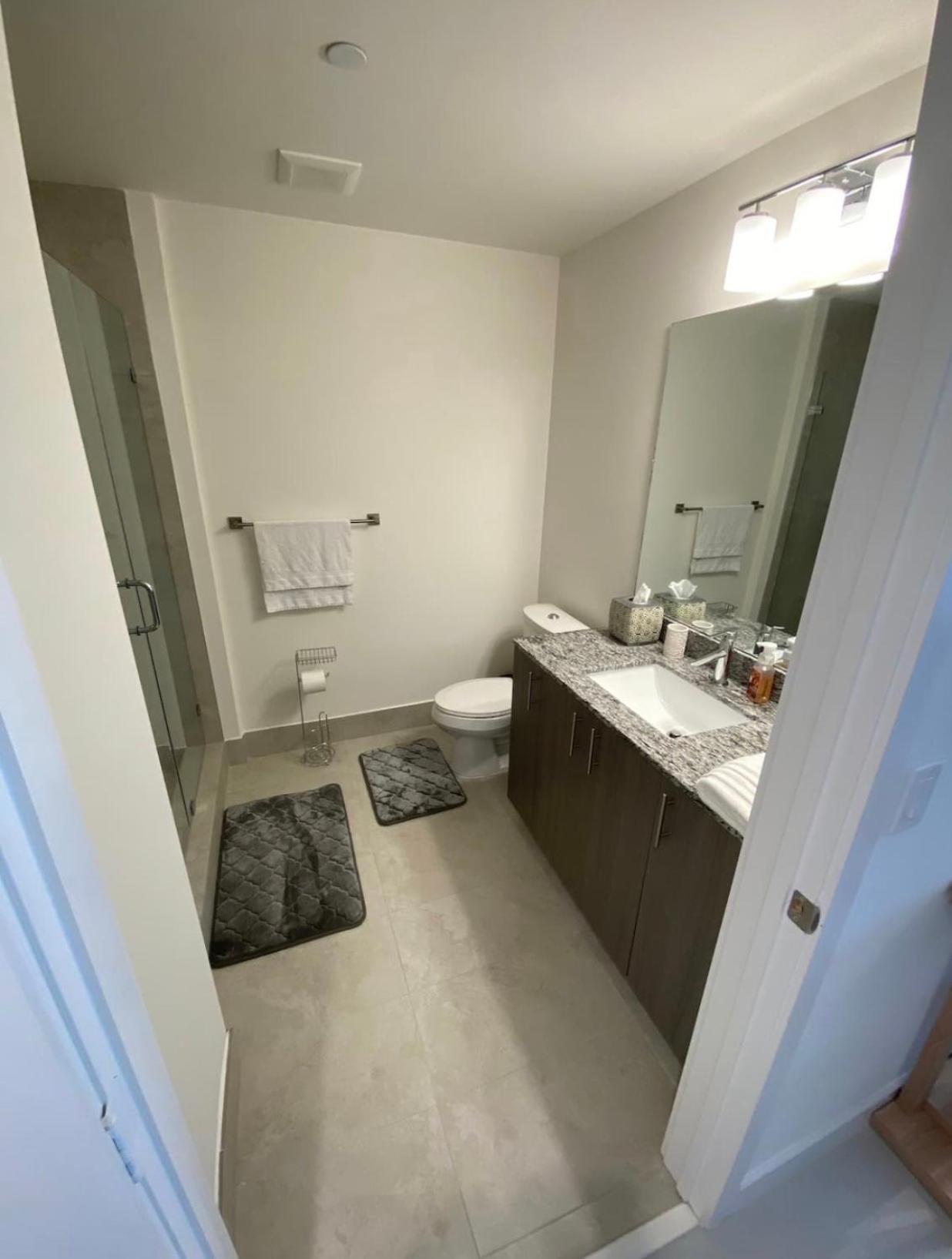 5350 Park inn Suite