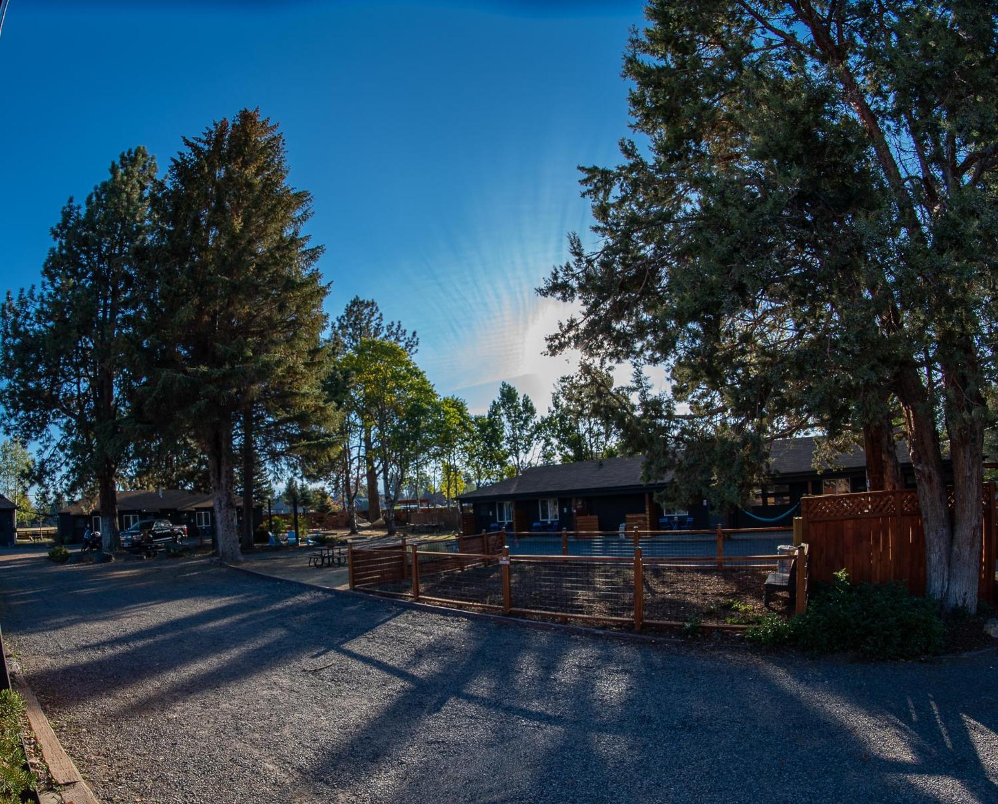 Hotel Left Coast Lodge - Pet Friendly