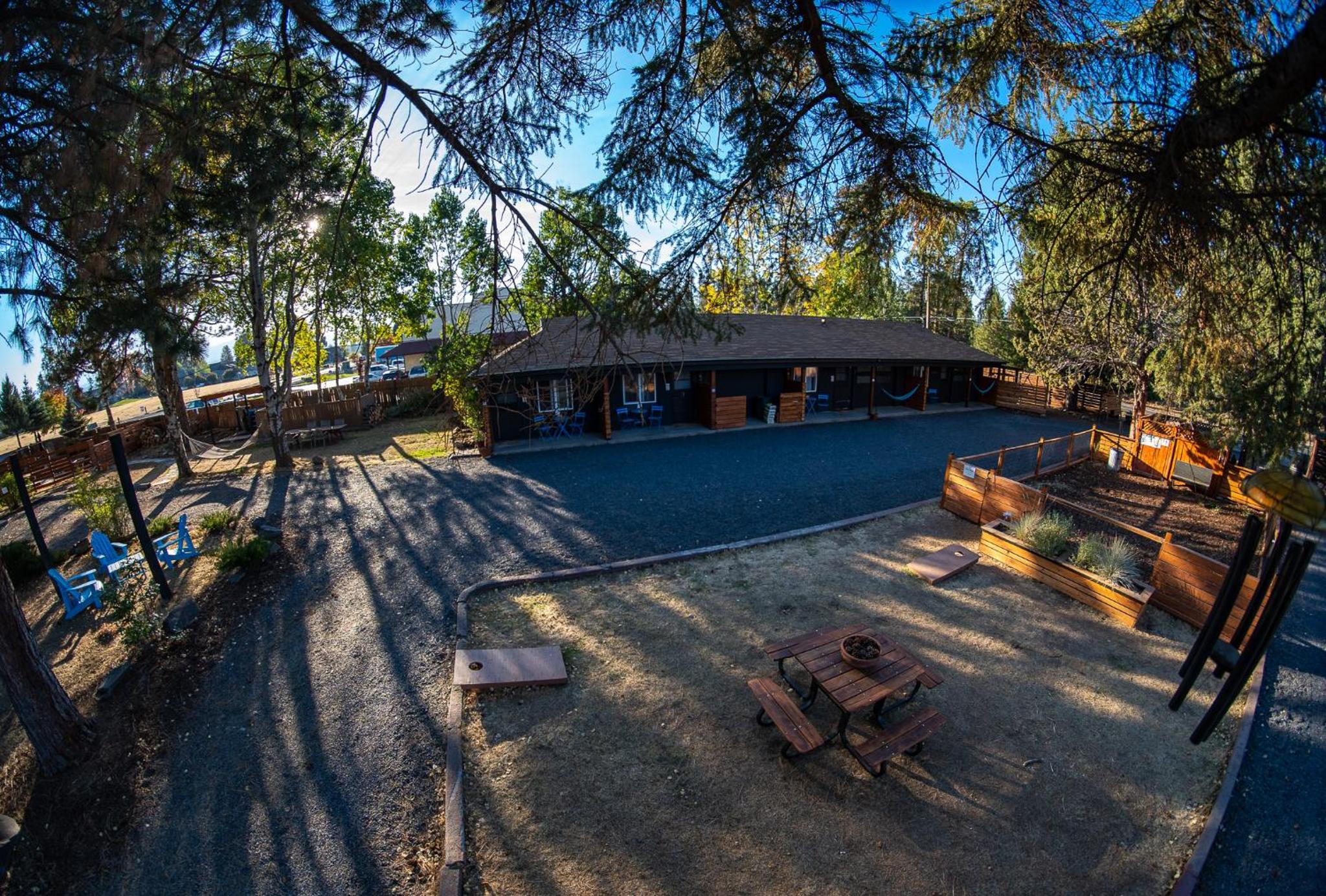 The Stranger Lodge - Pet Friendly view 5