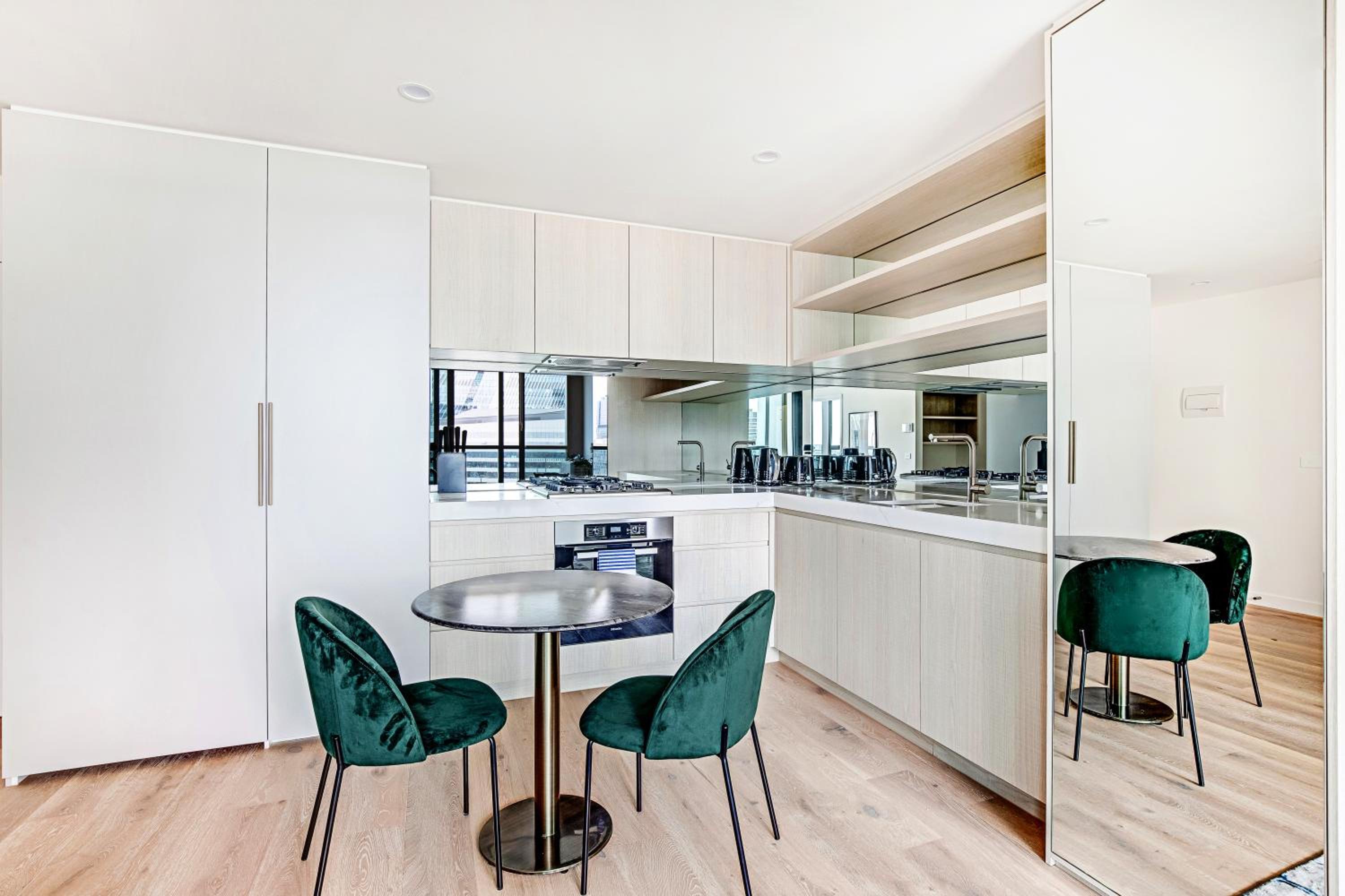 Lumina Suites