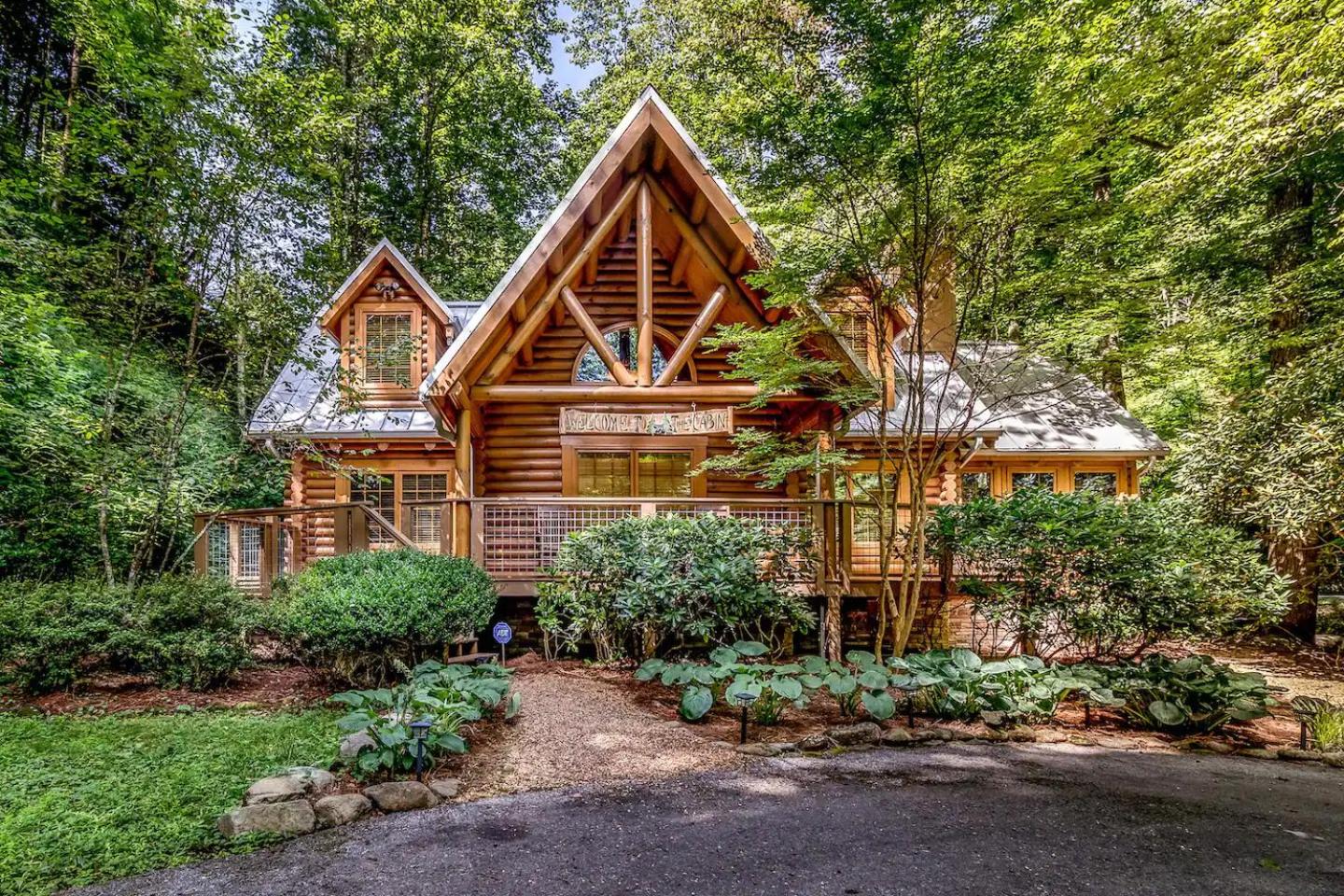 Firefly Creek, Free Attraction Tickets Tickets, Hot Tub, On a Creek, Fire Pit, WIFI!!! view 2