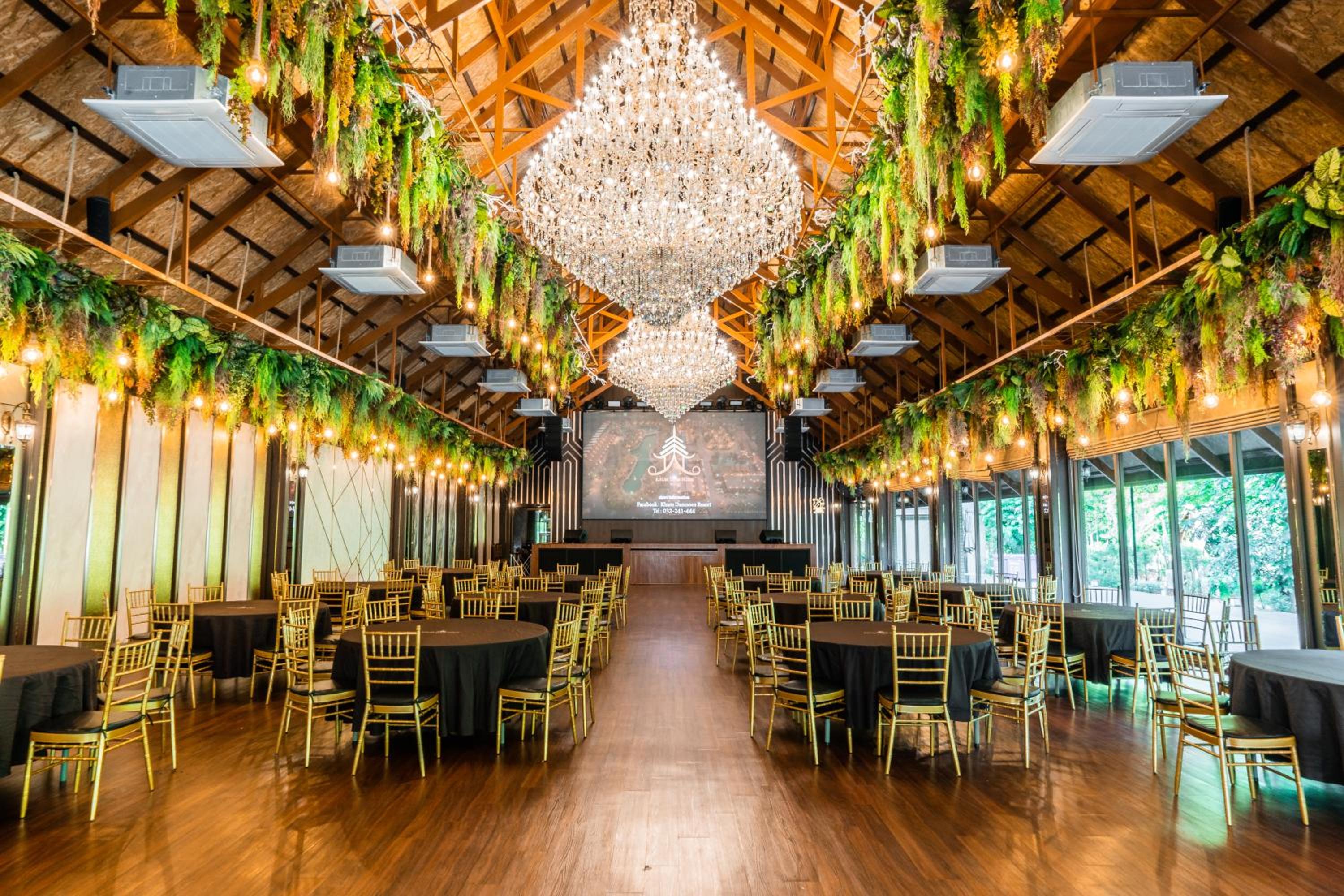 Khum Damnoen Resort
