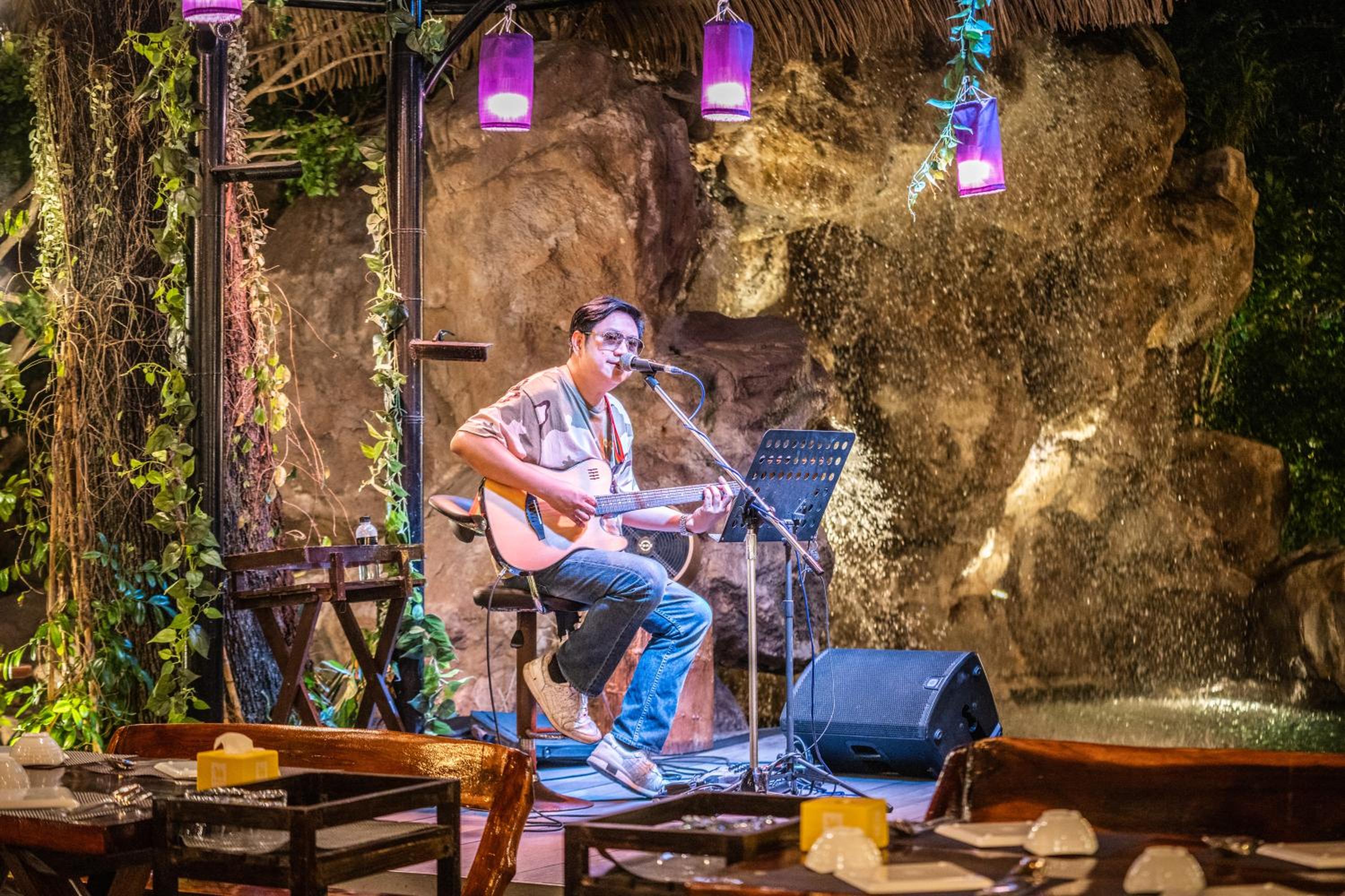 Khum Damnoen Resort