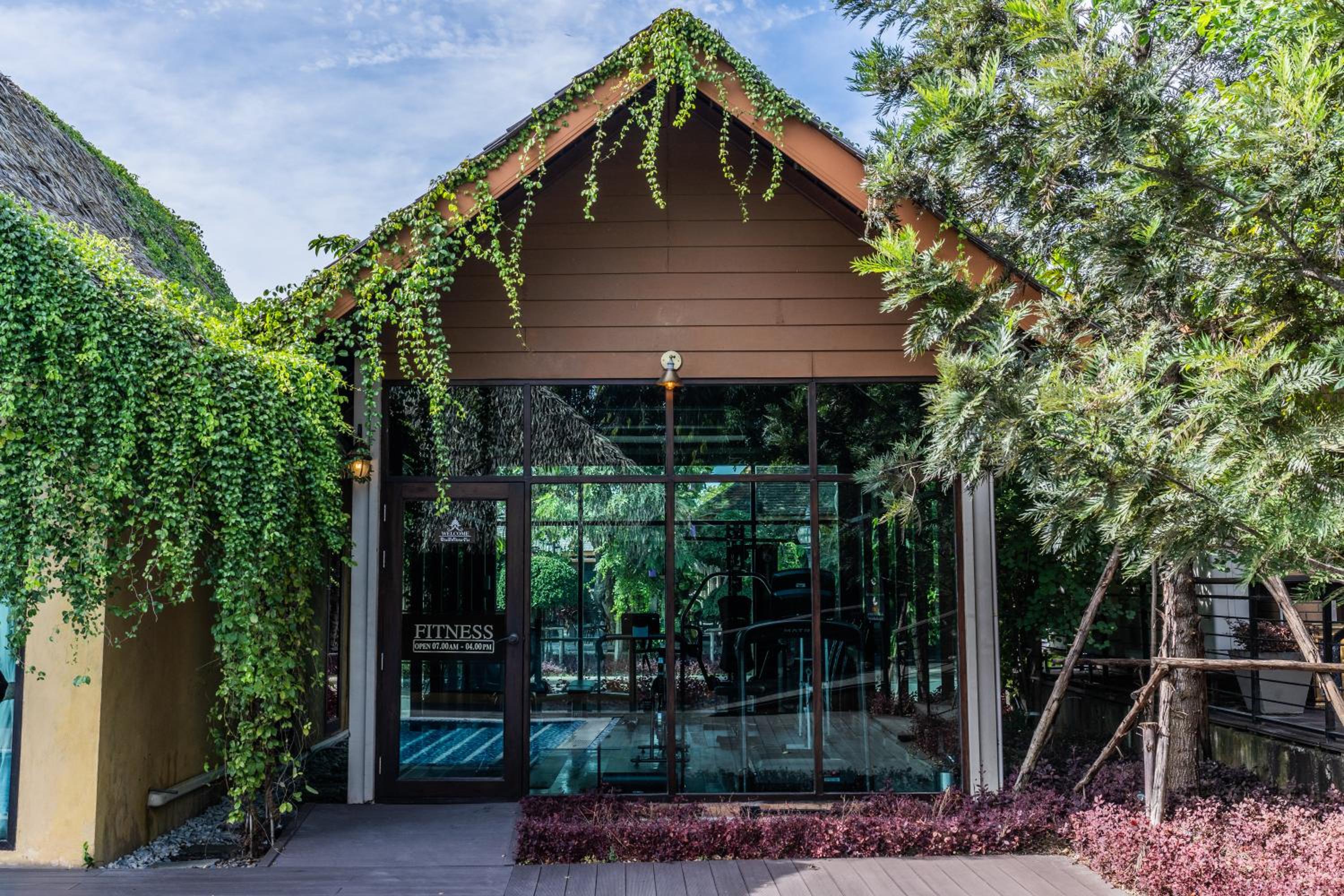 Khum Damnoen Resort
