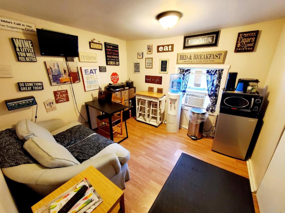 New Haven Vacations - Room in Apartment - Cozy Yellow Queen Bed By Yale U - Property Image 8