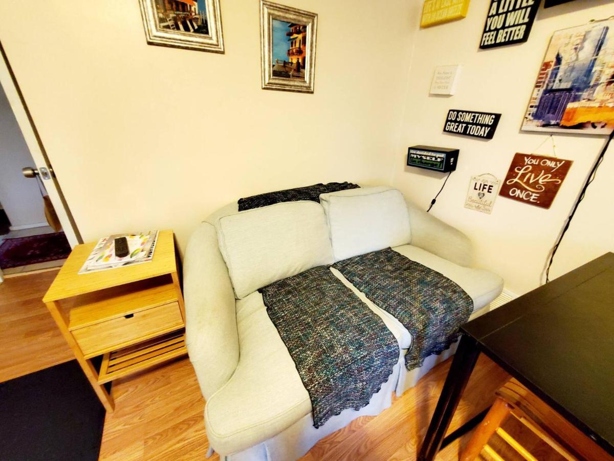 New Haven Vacations - Room in Apartment - Cozy Yellow Queen Bed By Yale U - Property Image 6
