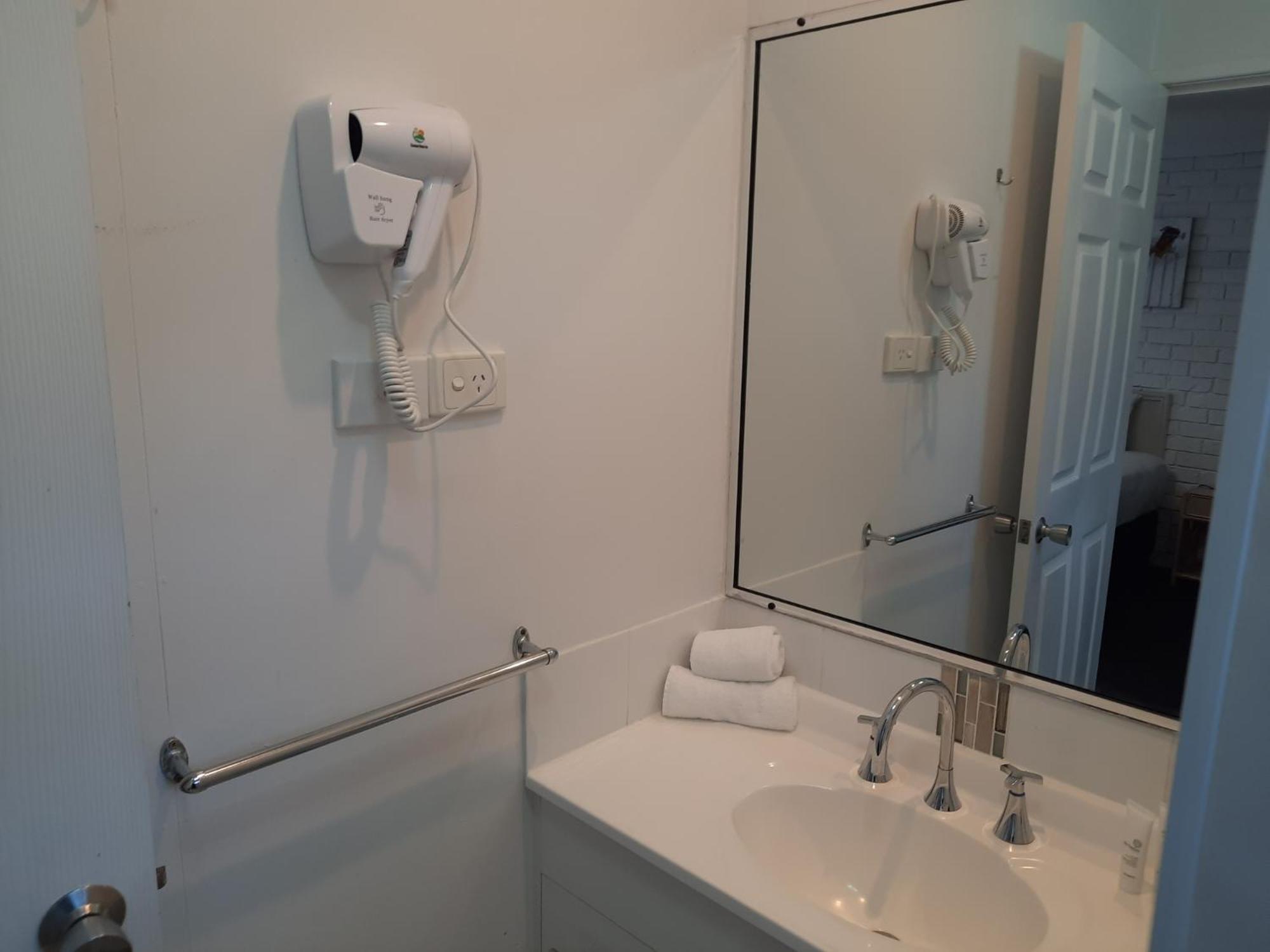 Cleveland Motor Inn
