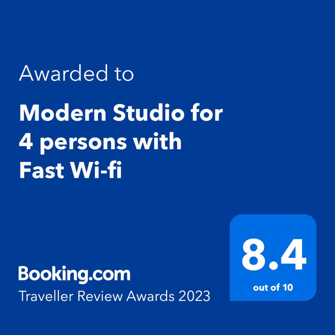 Modern Studio for 4 persons with Fast Wi-fi view 5