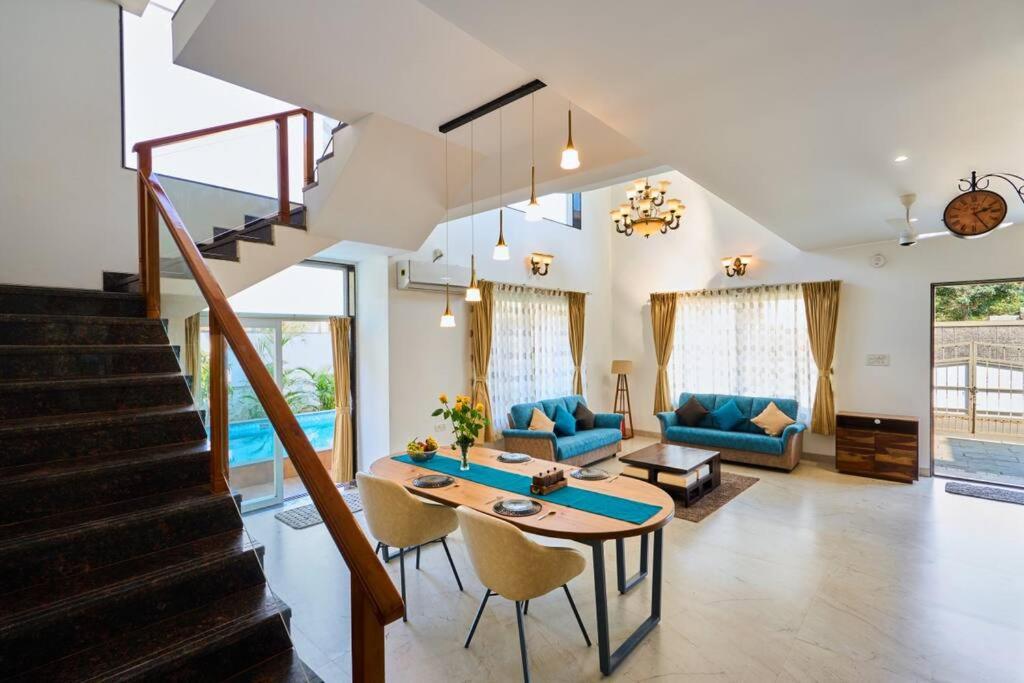 Seven Sands I Daffodil I 3BHK pool Villa view 3