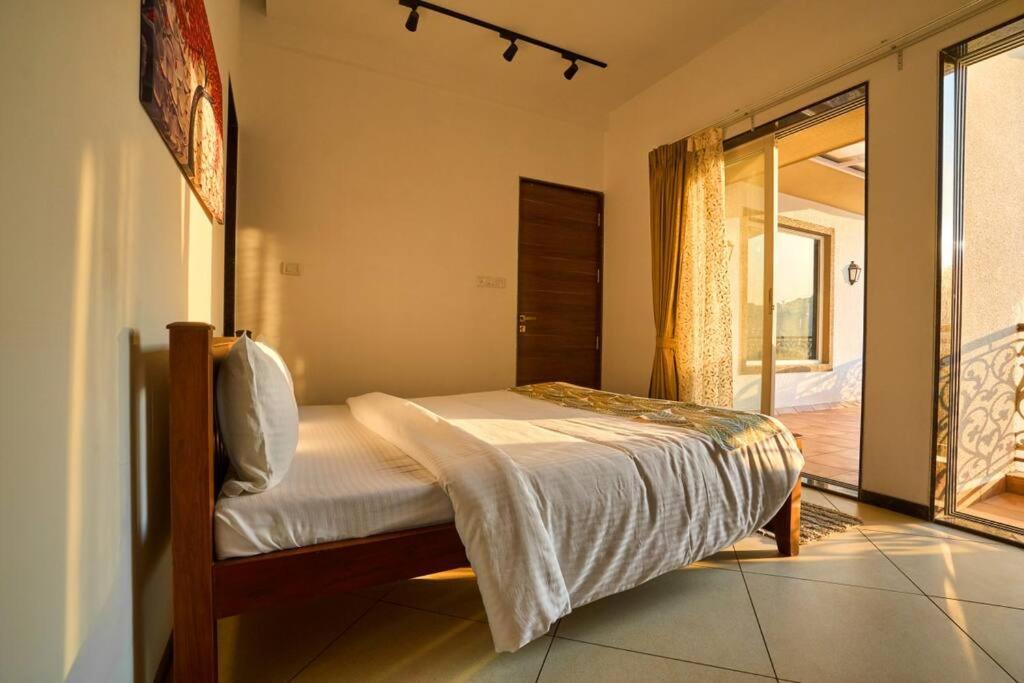 Seven Sands I Daffodil I 3BHK pool Villa view 5