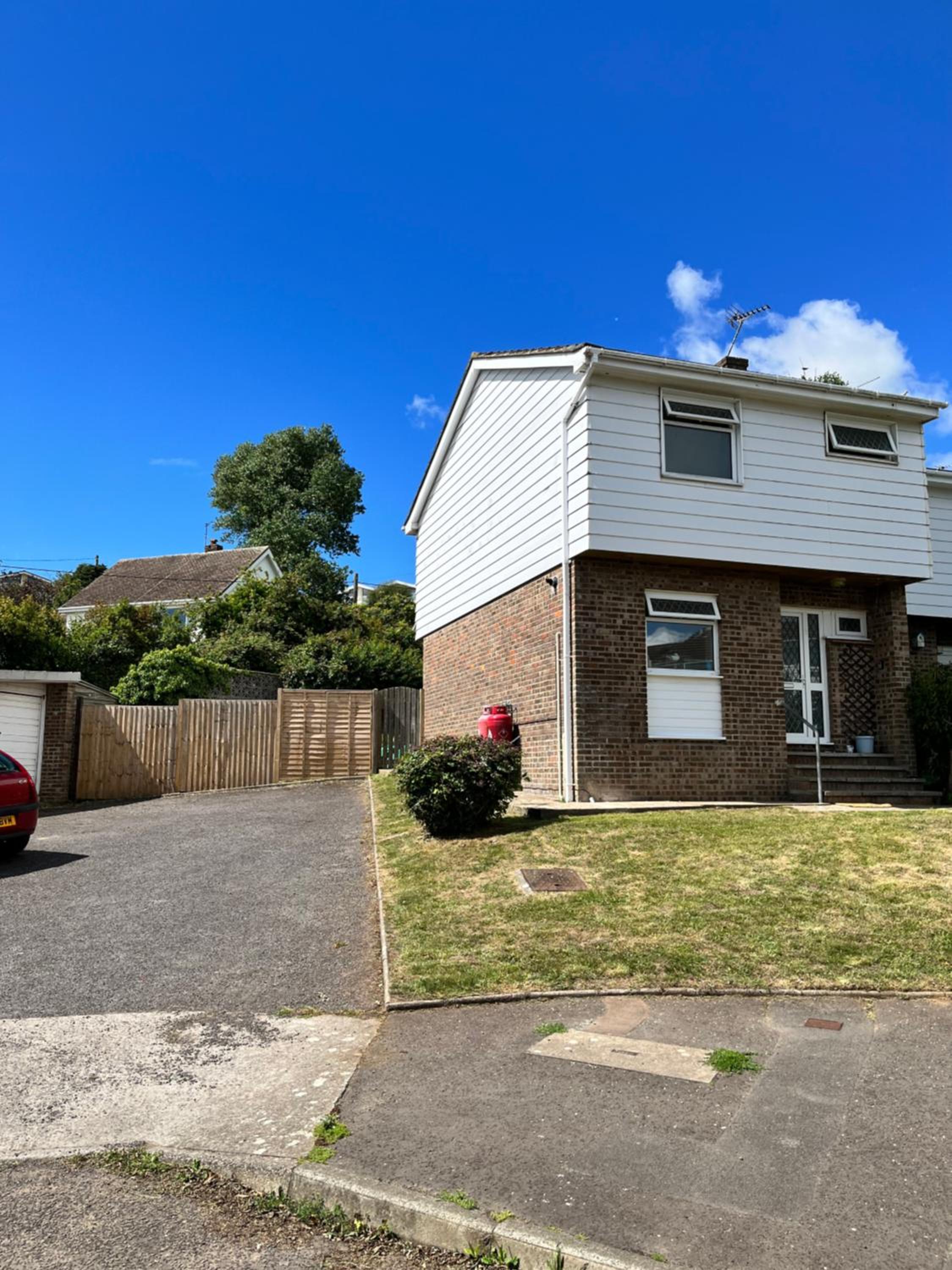 Cosy coastal home - 5 mins walk from the beach view 5