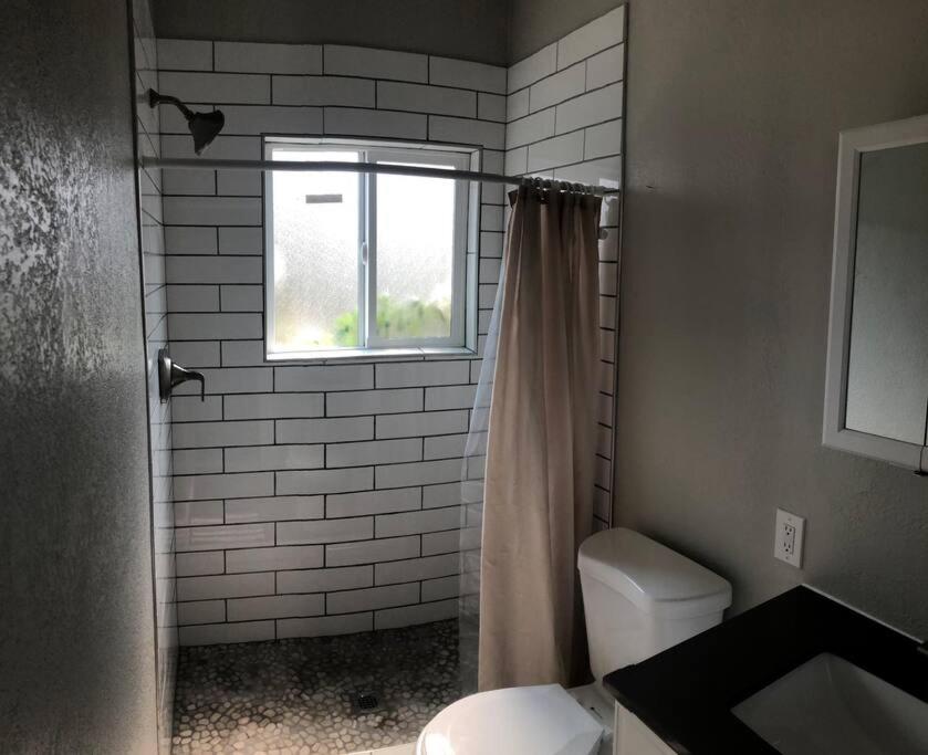 Super Cute & Modern Little Studio view 4