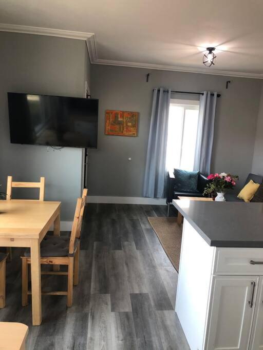 Super Cute & Modern Little Studio view 5