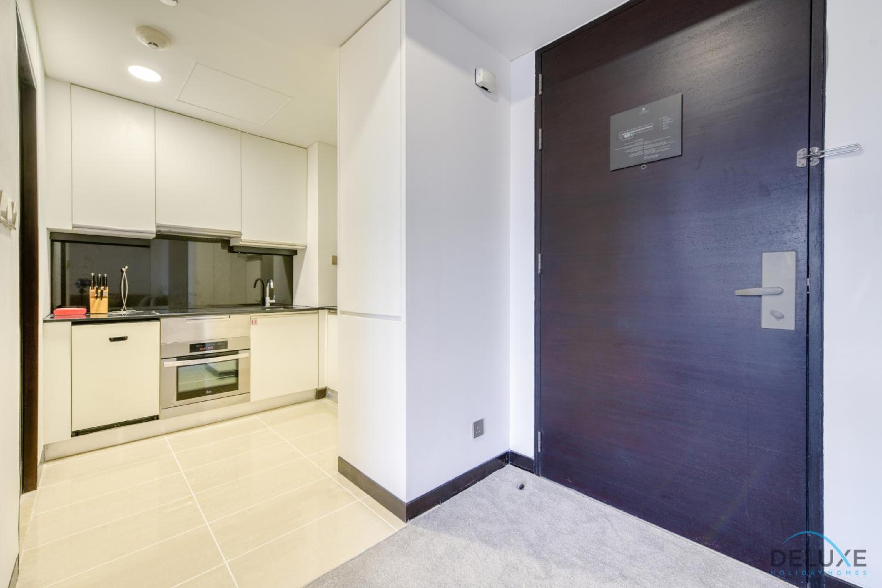 Regal Studio at The Address Residences Dubai Marina by Deluxe Holiday Homes