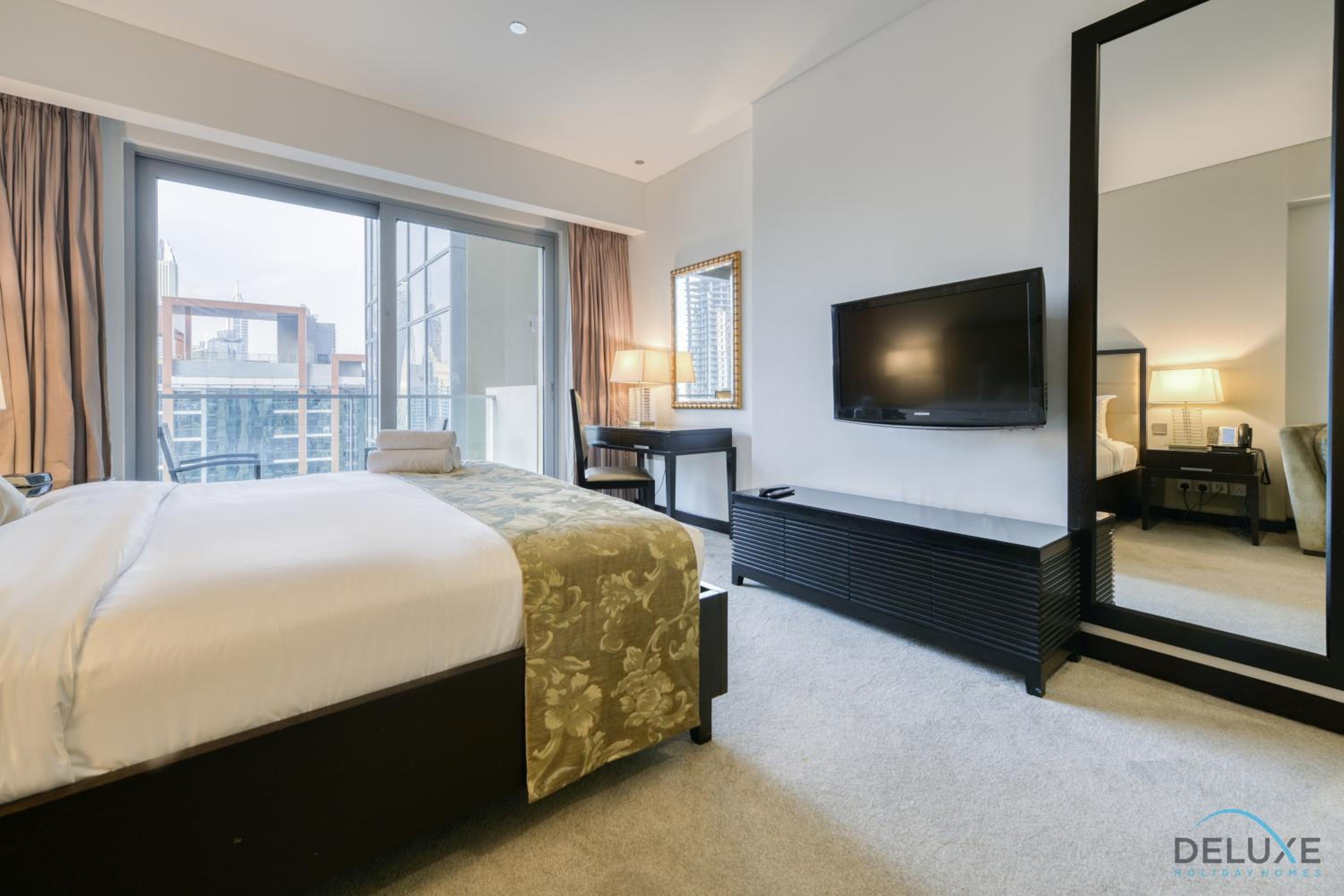 Regal Studio at The Address Residences Dubai Marina by Deluxe Holiday Homes