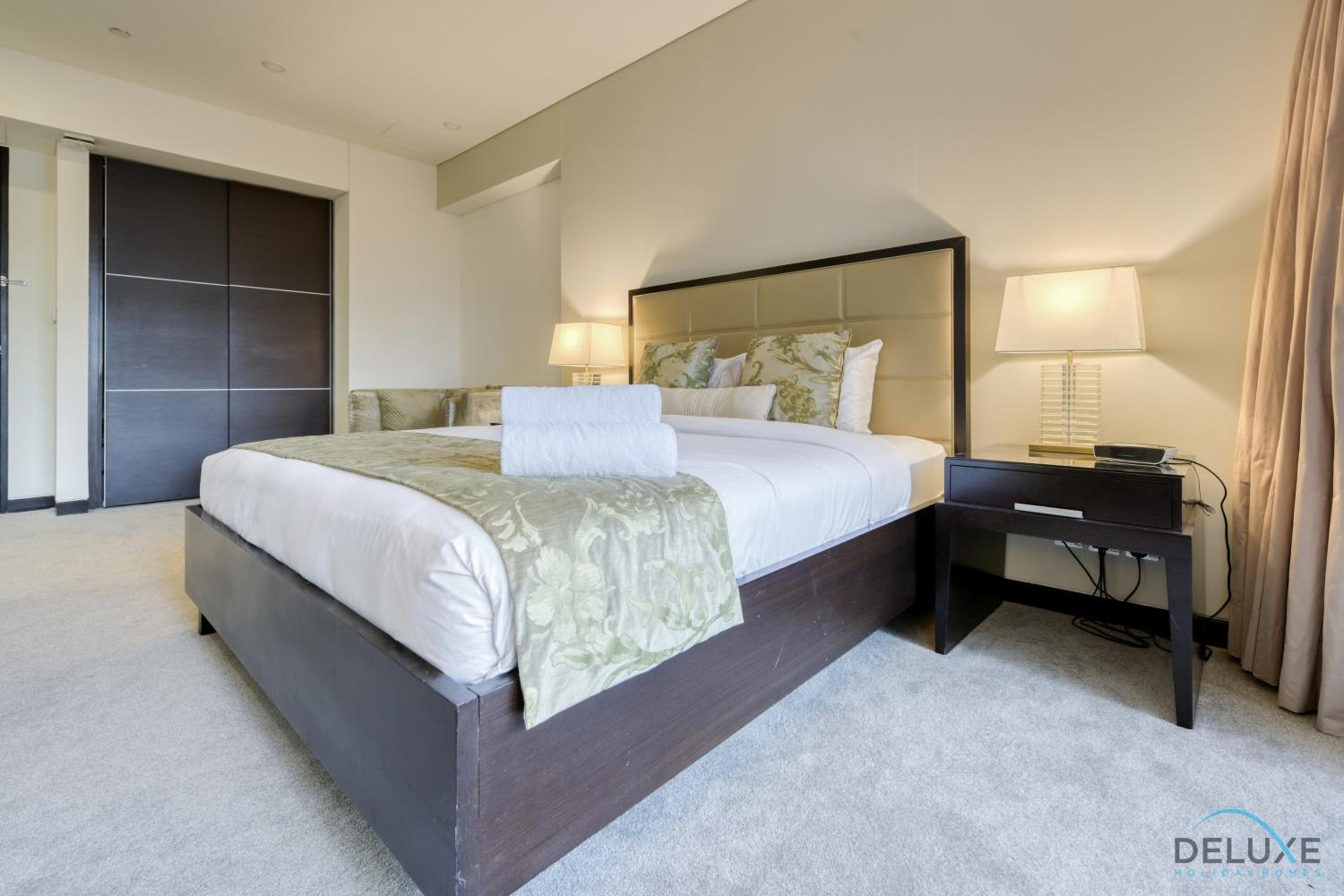 Regal Studio at The Address Residences Dubai Marina by Deluxe Holiday Homes