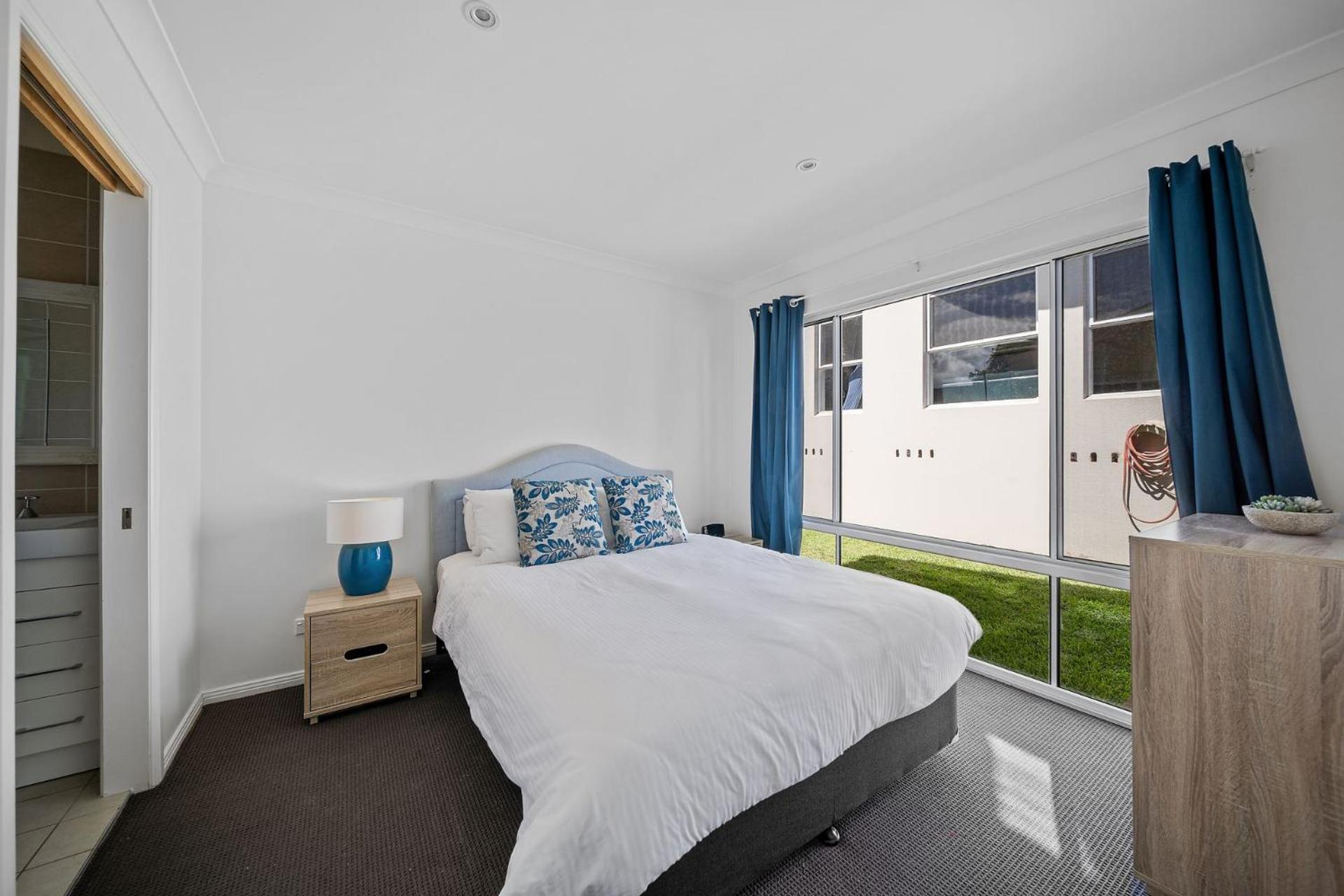 Karinya Jervis Bay - 4BR home & optional studio